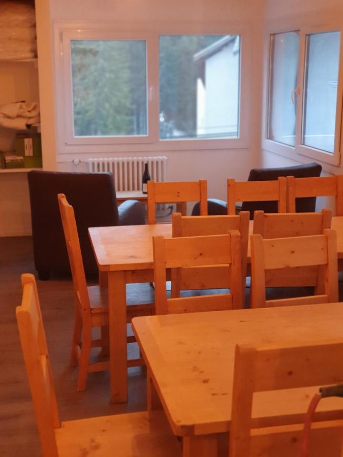 Chalet Jaune Charmant Som Sarcenas Kültér fotó