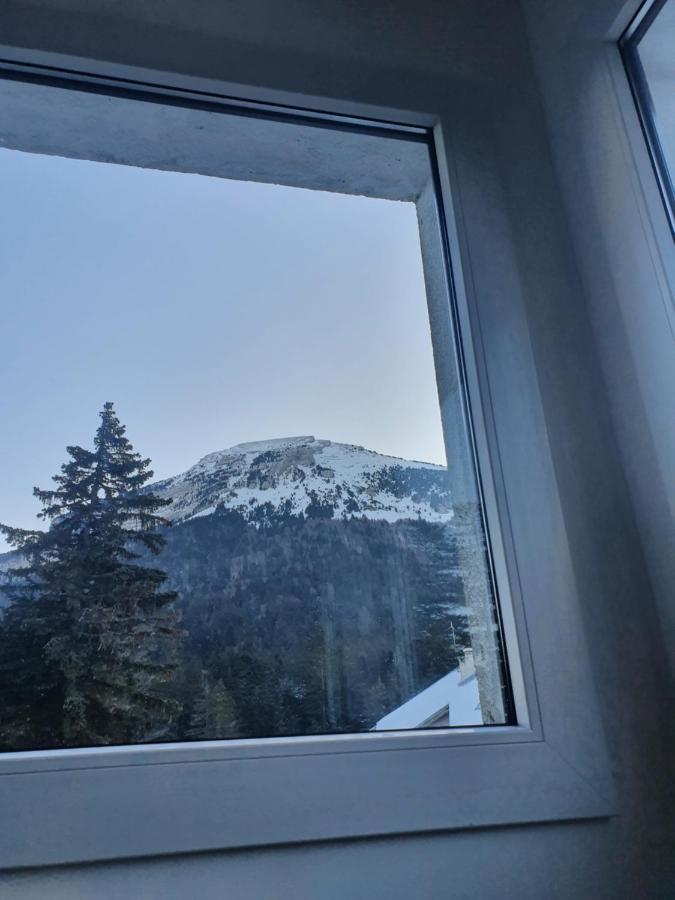 Chalet Jaune Charmant Som Sarcenas Kültér fotó